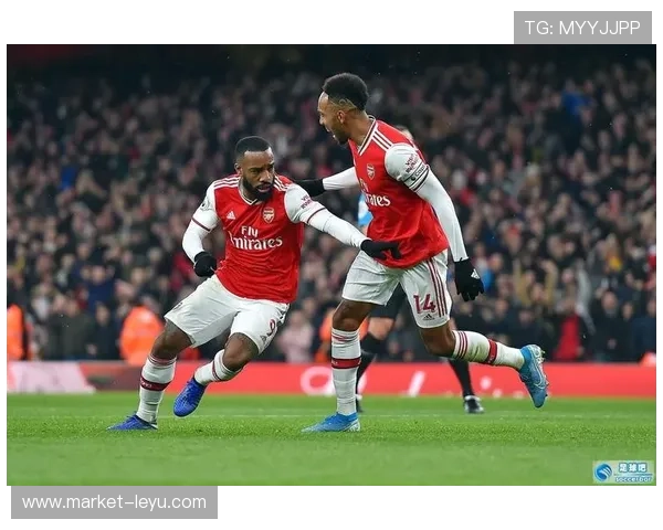 穆西亚拉 vs 萨卡：同龄进攻效率与战术角色对比