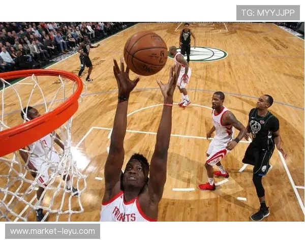 弗朗西斯无球跑动减少，持球单打效率下滑影响进攻主导力